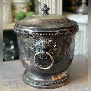 1940 Poole Silver Co. Silverplate Ice Bucket Lionshead Hollywood regency barware